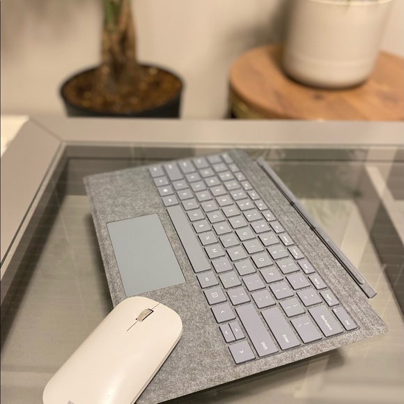 Microsoft Surface Pro - Picture 9 of 9